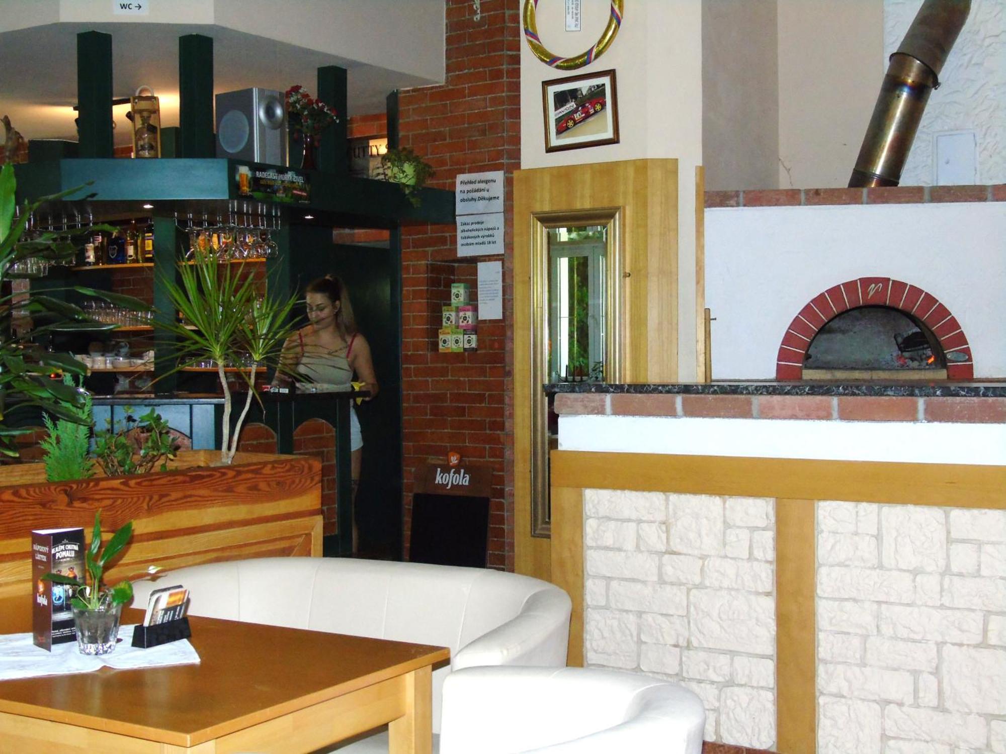 Toris Inn Trinec Exterior foto